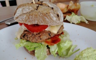 Smaczny i zdrowy burger od poradni dietetycznej Ale Dieta