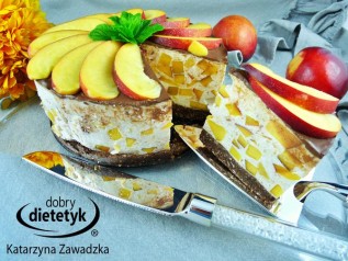 Sernik na zimno z nektarynką poleca dietetyk Katarzyna Zawadzka